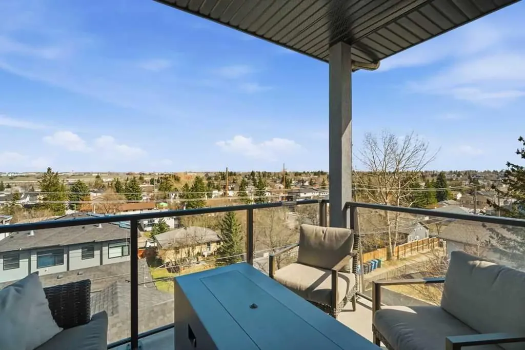 3318 Centre Street NE Calgary AB T2E 2X8