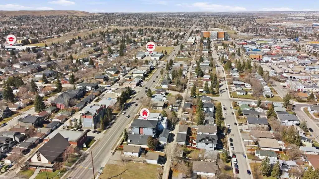 3318 Centre Street NE Calgary AB T2E 2X8