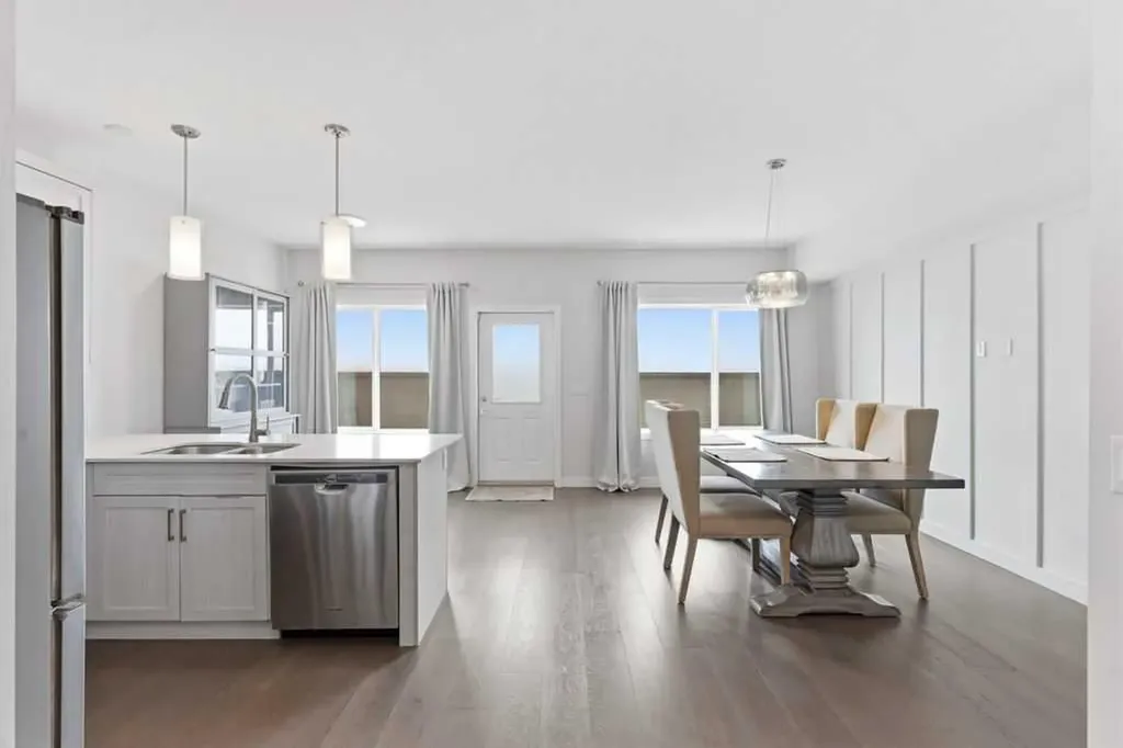 3318 Centre Street NE Calgary AB T2E 2X8