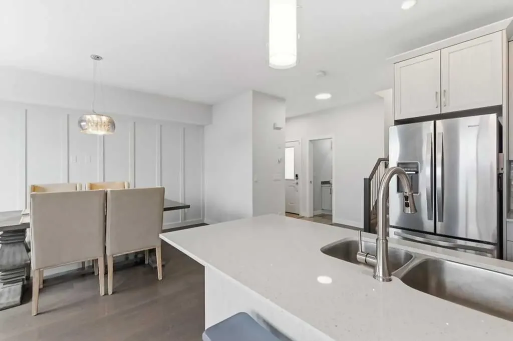 3318 Centre Street NE Calgary AB T2E 2X8