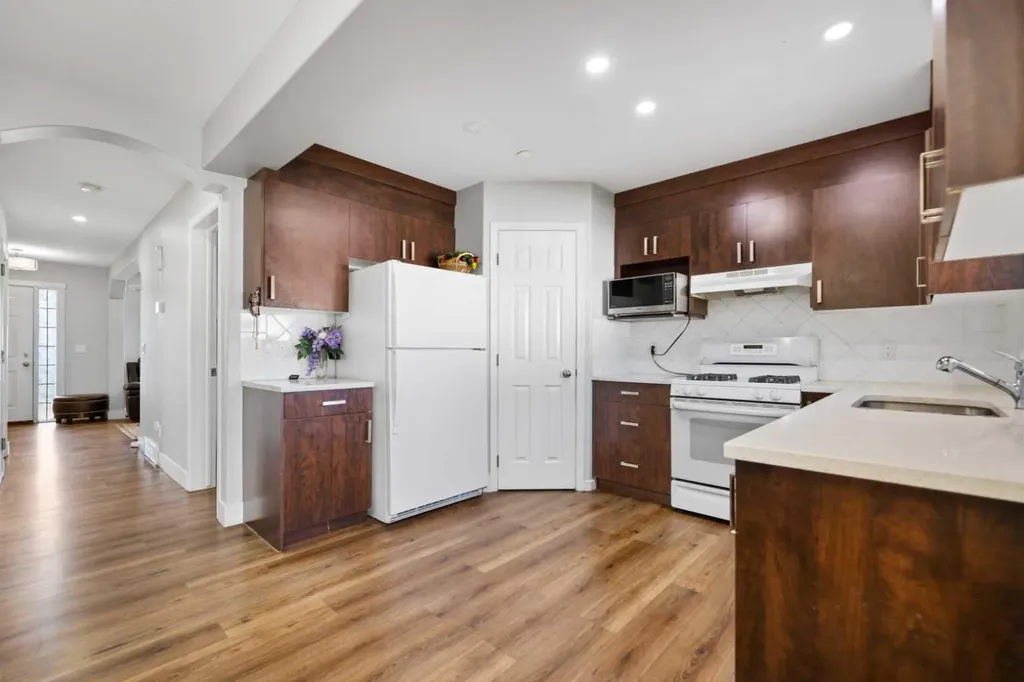 248 Taracove Road NE Calgary AB T3J 5A3