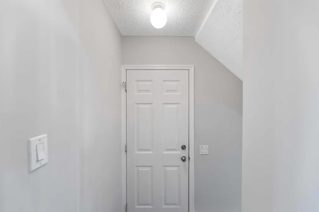 248 Taracove Road NE Calgary AB T3J 5A3