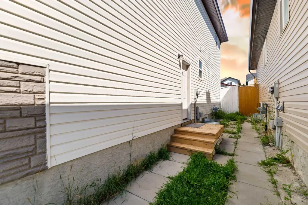 248 Taracove Road NE Calgary AB T3J 5A3