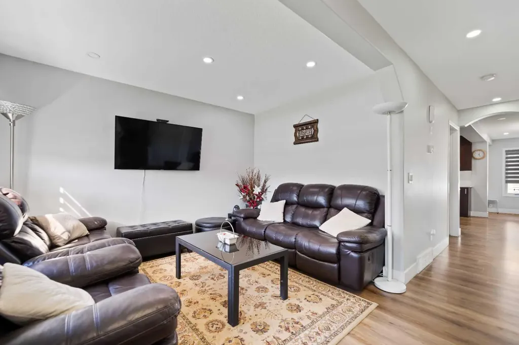 248 Taracove Road NE Calgary AB T3J 5A3
