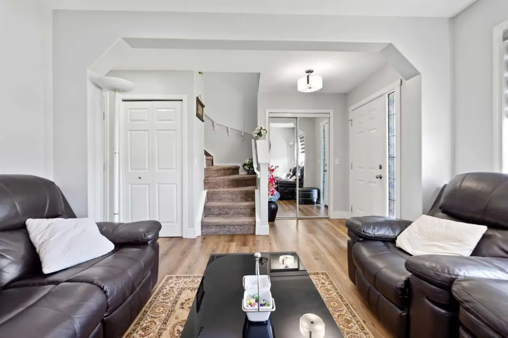 248 Taracove Road NE Calgary AB T3J 5A3