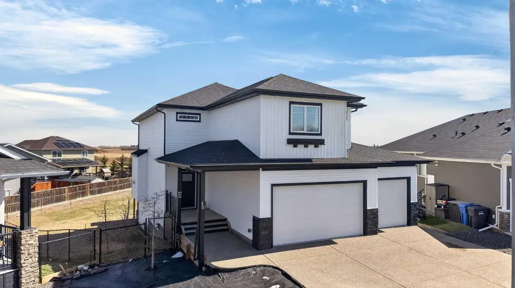 10 Bishop Circle Carstairs AB T0M 0N0