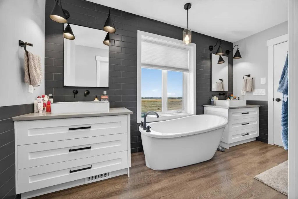 10 Bishop Circle Carstairs AB T0M 0N0