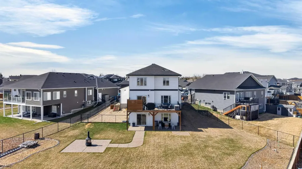 10 Bishop Circle Carstairs AB T0M 0N0