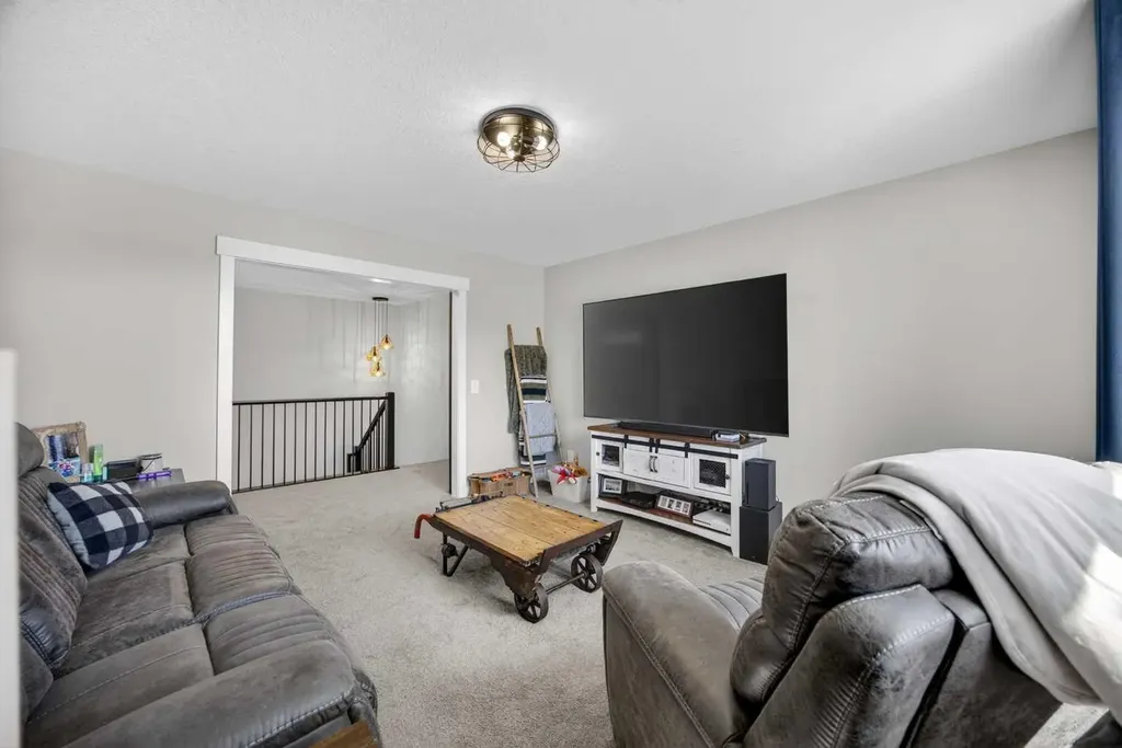10 Bishop Circle Carstairs AB T0M 0N0