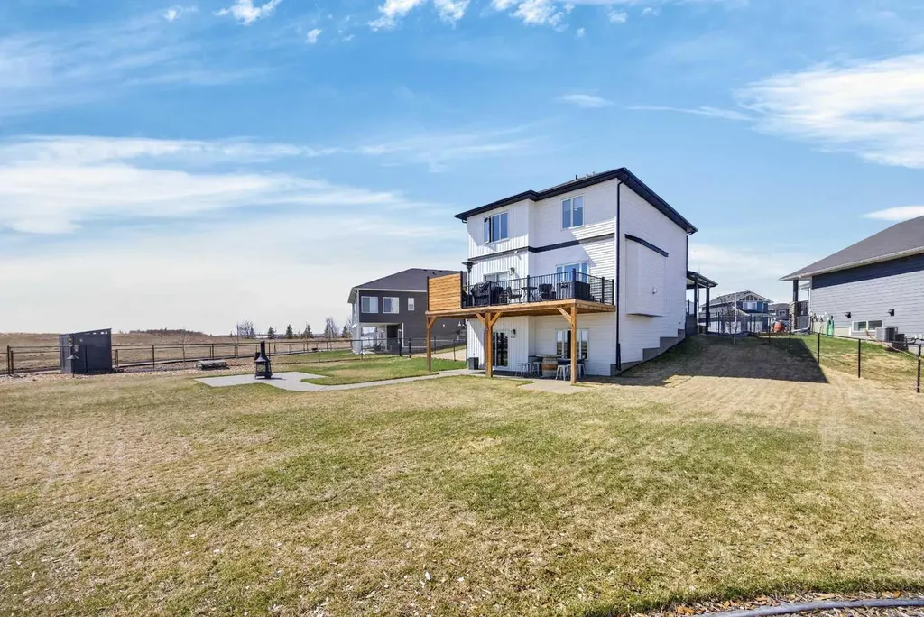 10 Bishop Circle Carstairs AB T0M 0N0