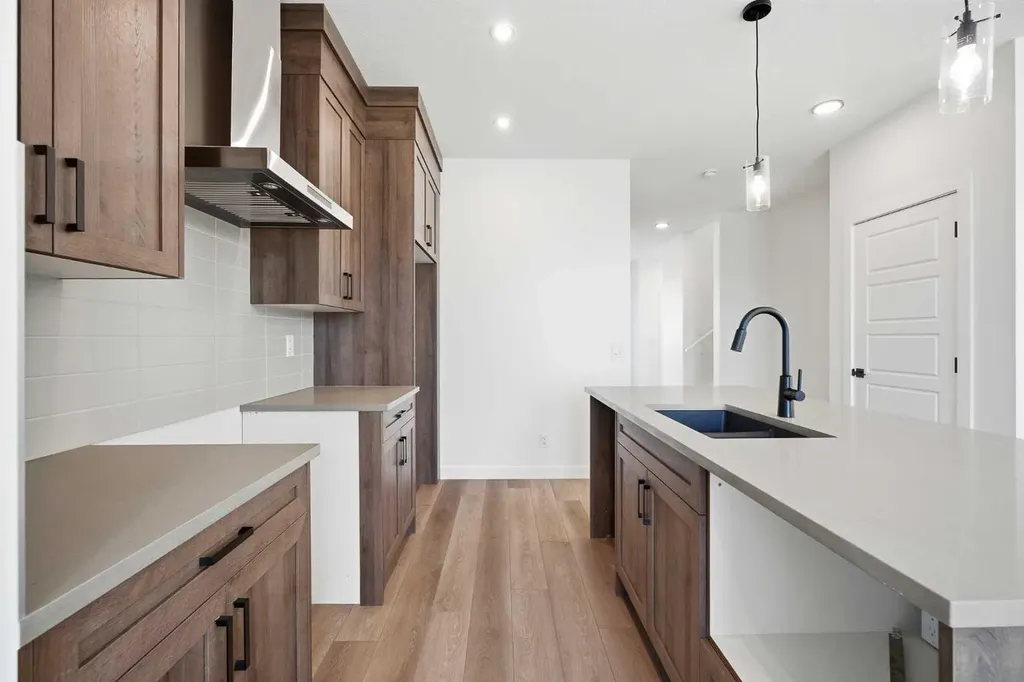 201 Bridgeport Gate Chestermere AB T1X 3E2