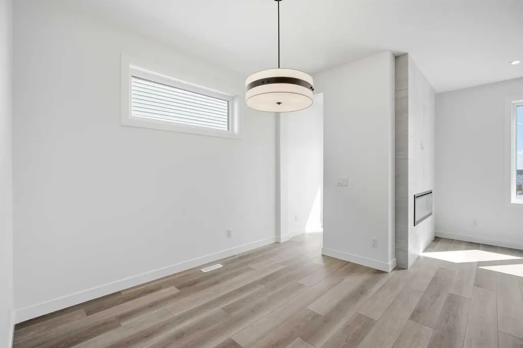 201 Bridgeport Gate Chestermere AB T1X 3E2