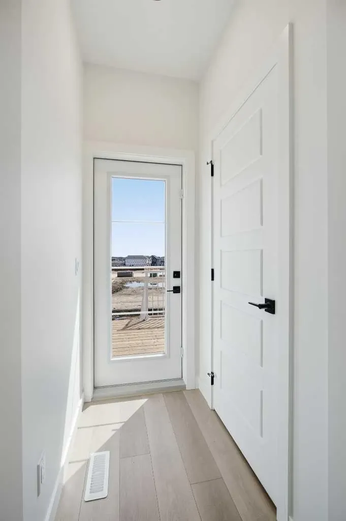 201 Bridgeport Gate Chestermere AB T1X 3E2