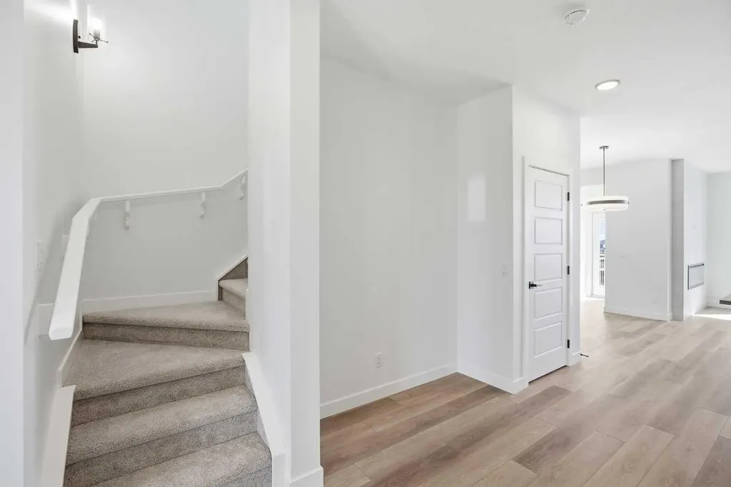 201 Bridgeport Gate Chestermere AB T1X 3E2