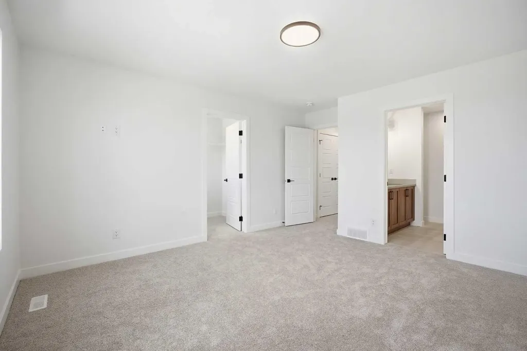 201 Bridgeport Gate Chestermere AB T1X 3E2