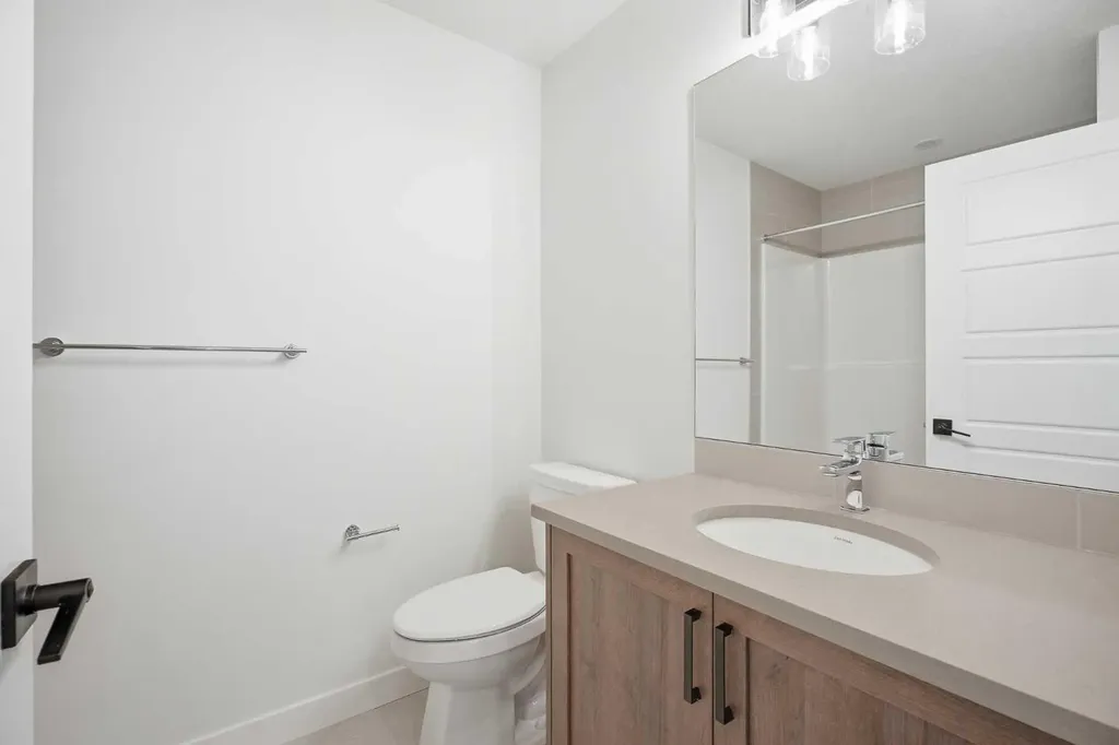 201 Bridgeport Gate Chestermere AB T1X 3E2