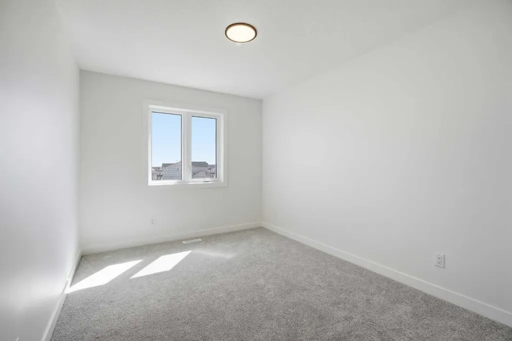 201 Bridgeport Gate Chestermere AB T1X 3E2