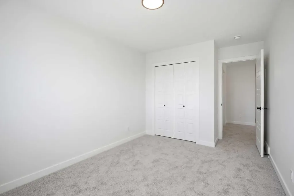 201 Bridgeport Gate Chestermere AB T1X 3E2