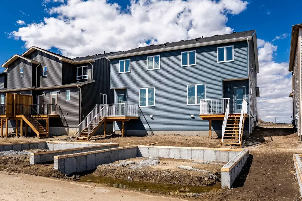 201 Bridgeport Gate Chestermere AB T1X 3E2