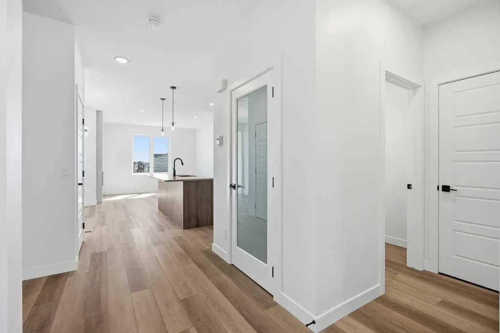 201 Bridgeport Gate Chestermere AB T1X 3E2