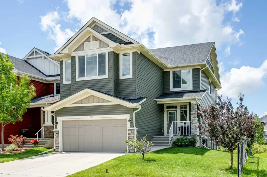 87 Baywater Rise SW Airdrie AB T4B 3V3