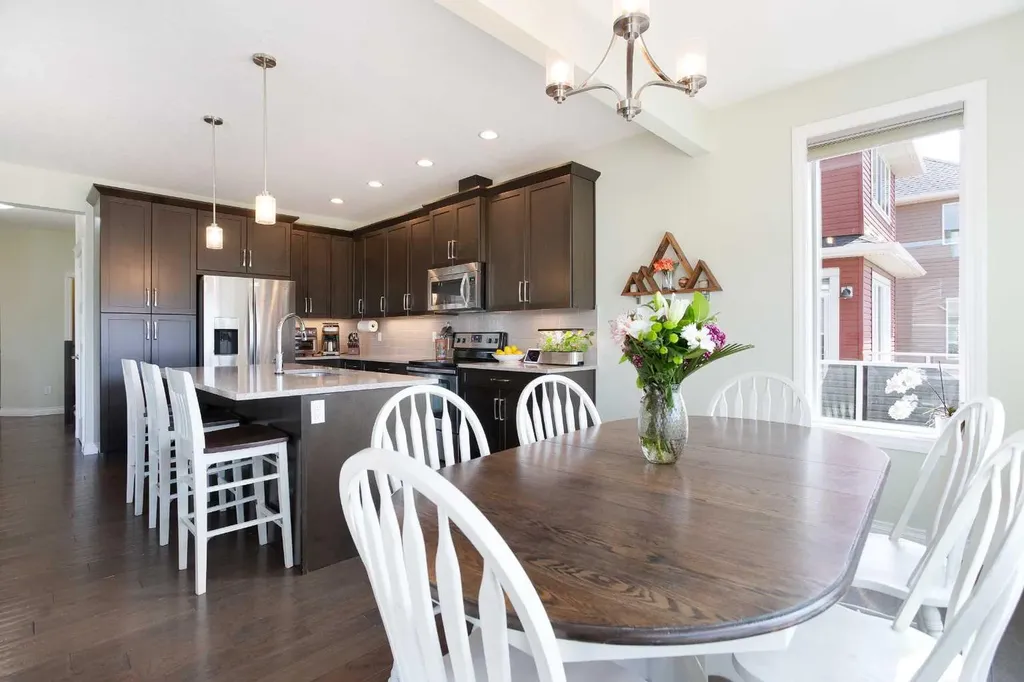 87 Baywater Rise SW Airdrie AB T4B 3V3