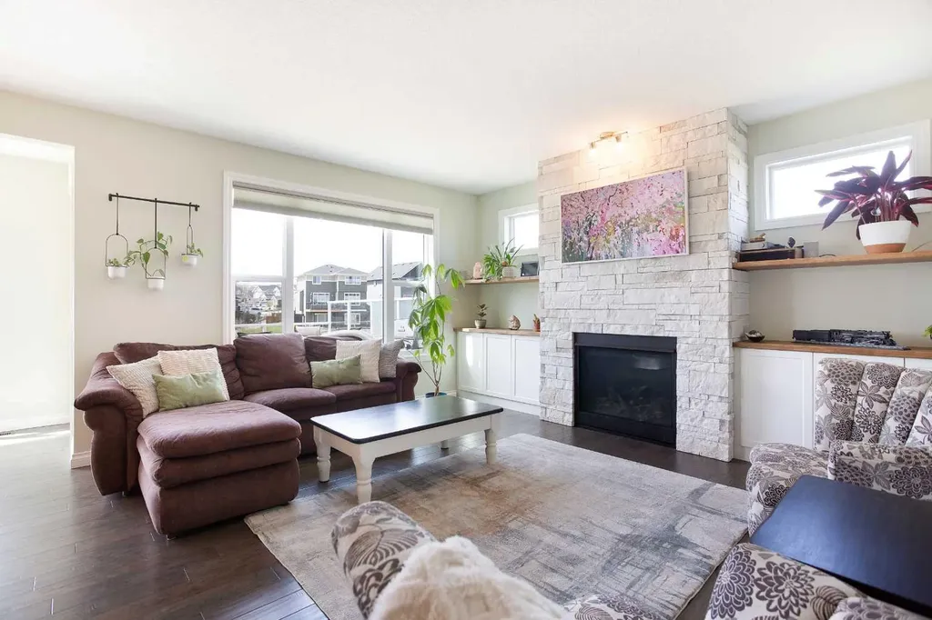 87 Baywater Rise SW Airdrie AB T4B 3V3