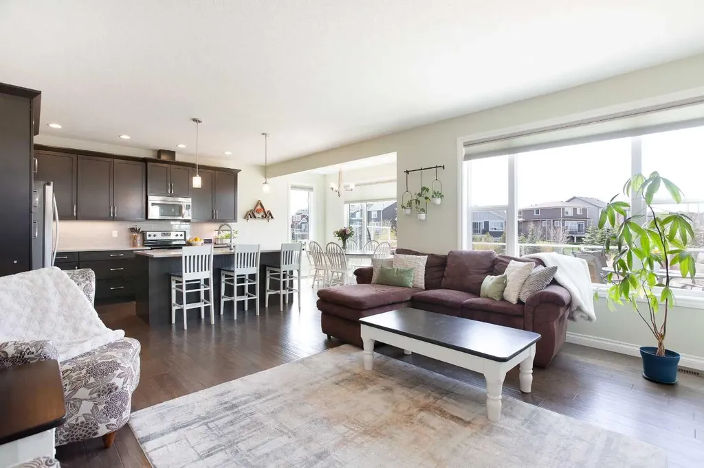 87 Baywater Rise SW Airdrie AB T4B 3V3