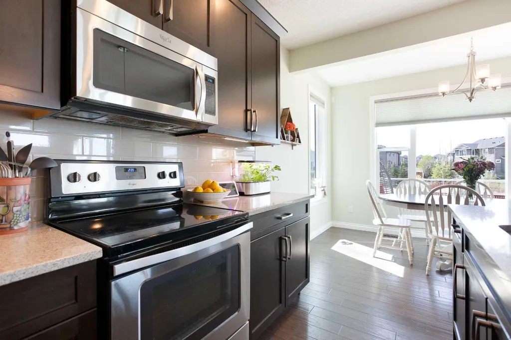87 Baywater Rise SW Airdrie AB T4B 3V3