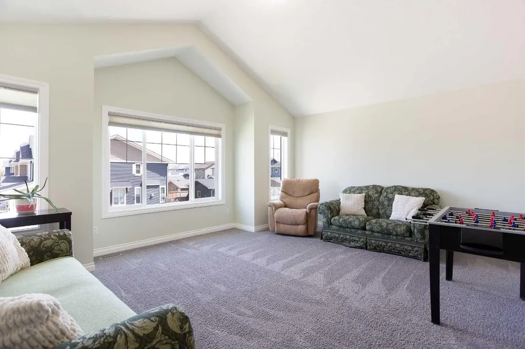 87 Baywater Rise SW Airdrie AB T4B 3V3