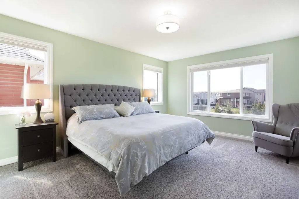 87 Baywater Rise SW Airdrie AB T4B 3V3