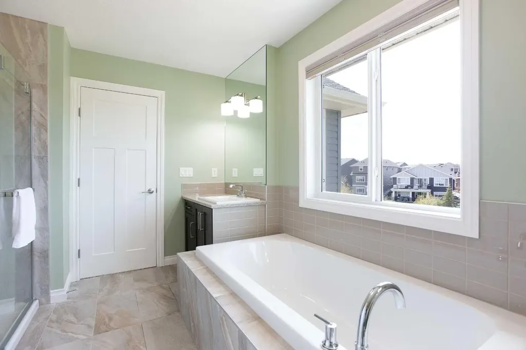 87 Baywater Rise SW Airdrie AB T4B 3V3