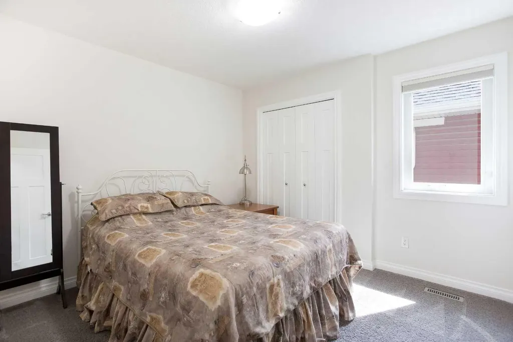 87 Baywater Rise SW Airdrie AB T4B 3V3