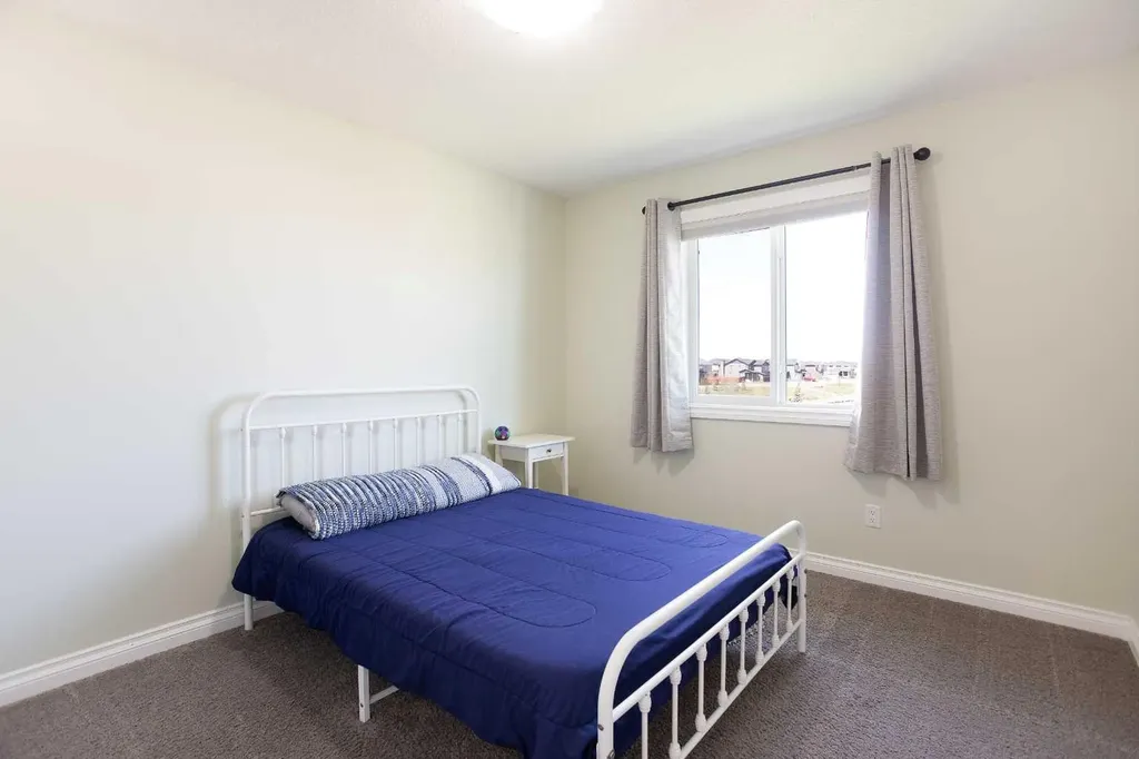 87 Baywater Rise SW Airdrie AB T4B 3V3
