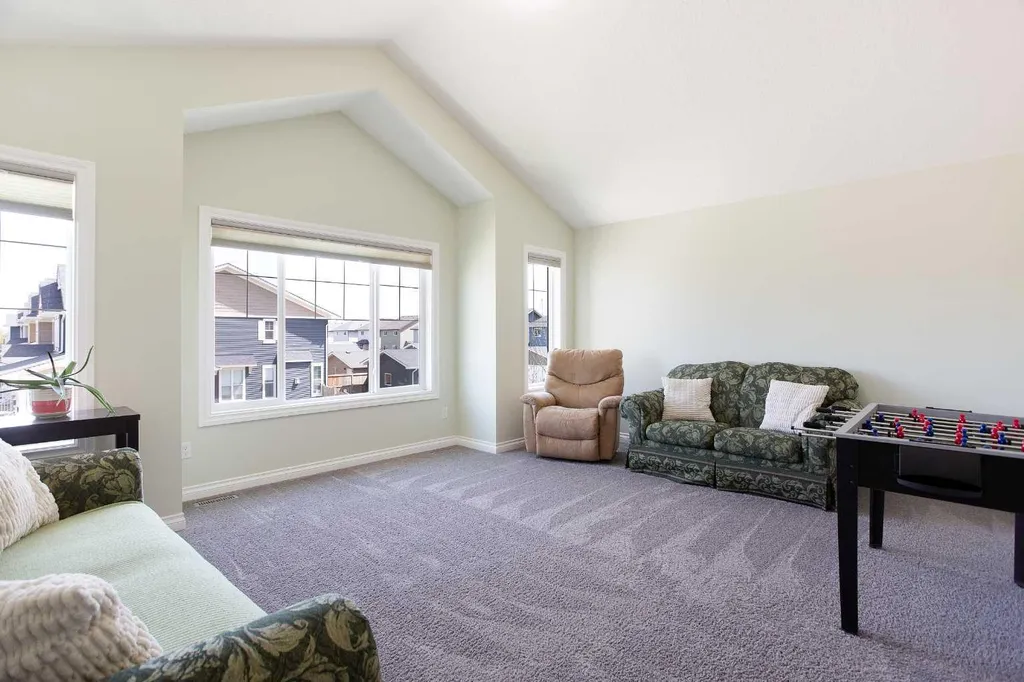 87 Baywater Rise SW Airdrie AB T4B 3V3