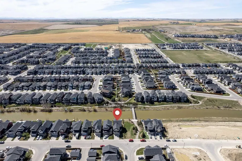 87 Baywater Rise SW Airdrie AB T4B 3V3