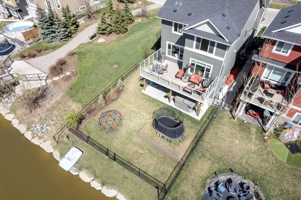 87 Baywater Rise SW Airdrie AB T4B 3V3