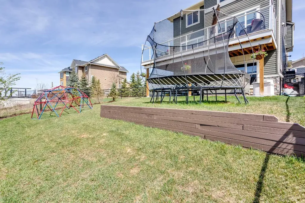 87 Baywater Rise SW Airdrie AB T4B 3V3