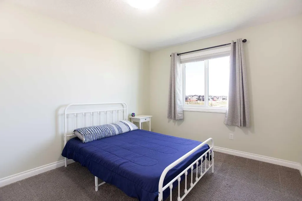 87 Baywater Rise SW Airdrie AB T4B 3V3