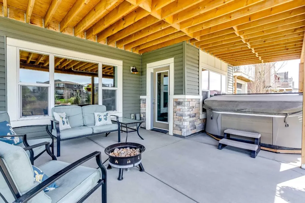 87 Baywater Rise SW Airdrie AB T4B 3V3