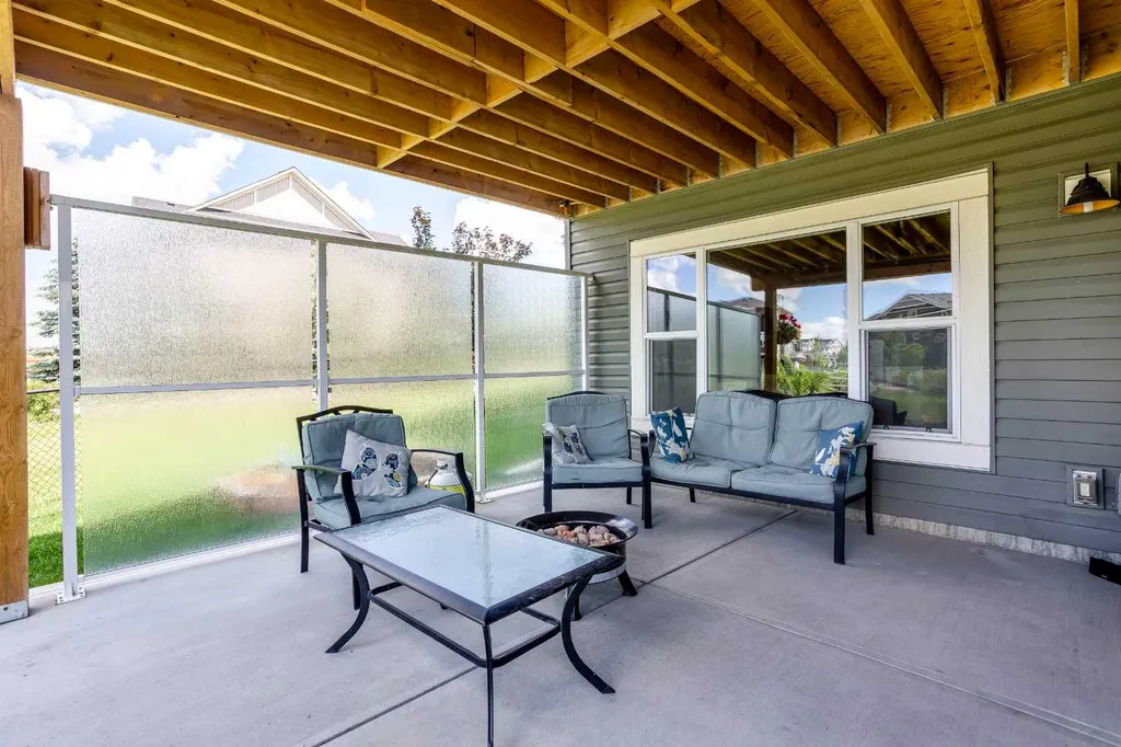 87 Baywater Rise SW Airdrie AB T4B 3V3
