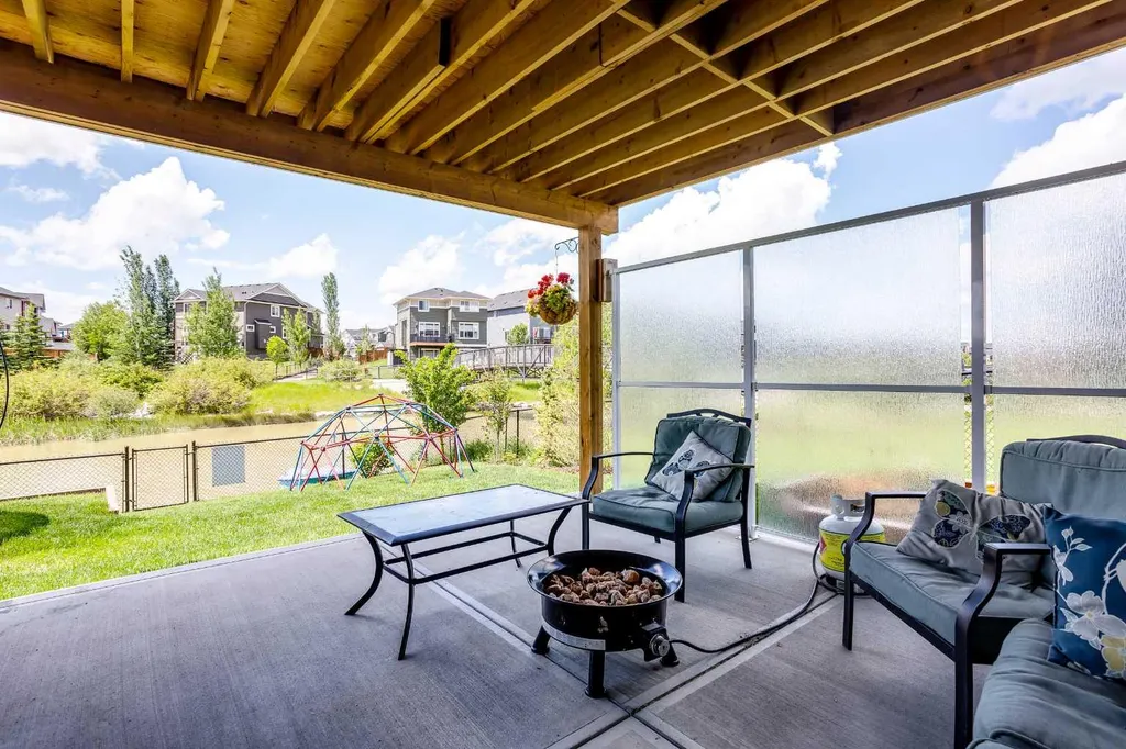 87 Baywater Rise SW Airdrie AB T4B 3V3