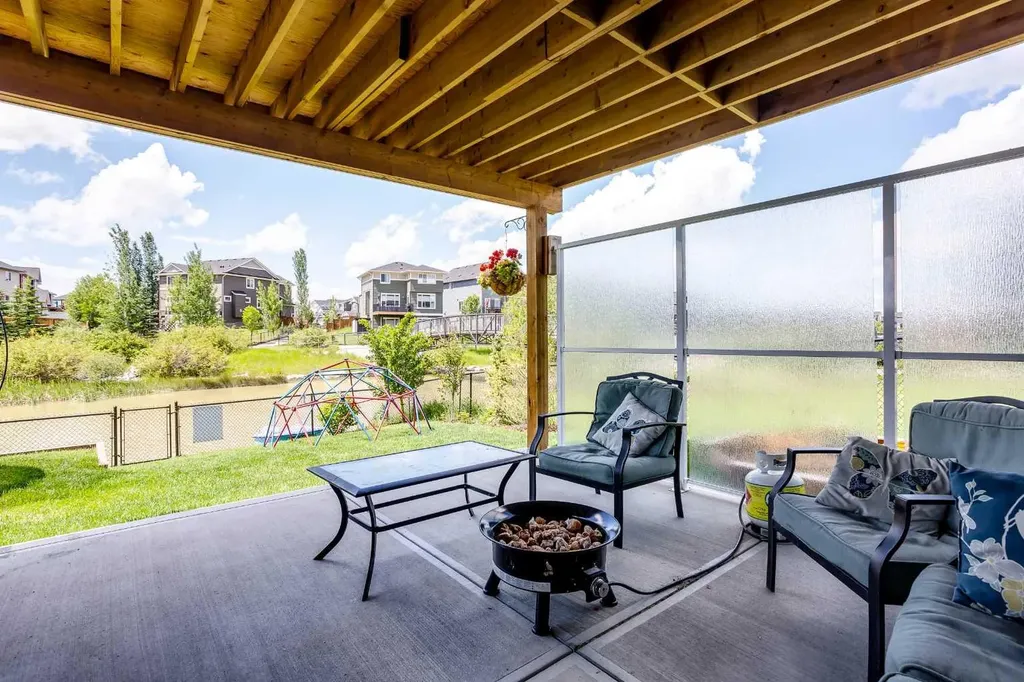 87 Baywater Rise SW Airdrie AB T4B 3V3
