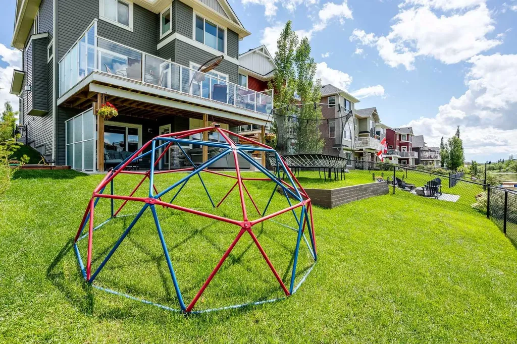 87 Baywater Rise SW Airdrie AB T4B 3V3