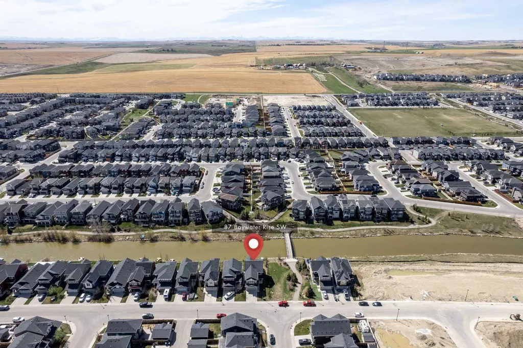 87 Baywater Rise SW Airdrie AB T4B 3V3