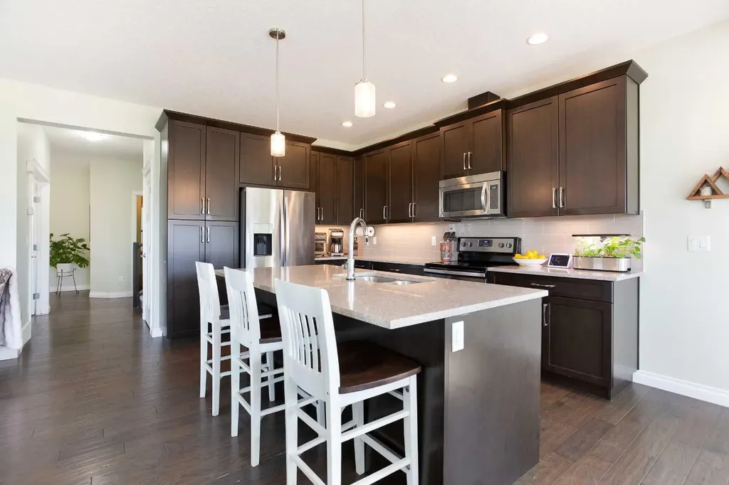 87 Baywater Rise SW Airdrie AB T4B 3V3