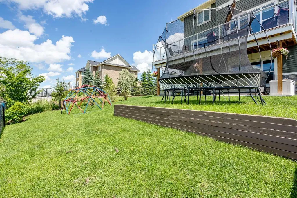 87 Baywater Rise SW Airdrie AB T4B 3V3