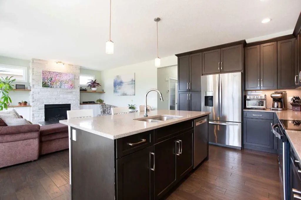 87 Baywater Rise SW Airdrie AB T4B 3V3