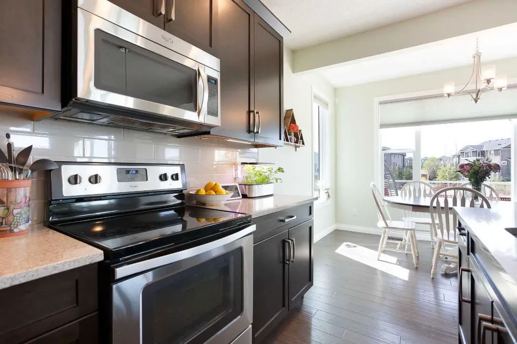 87 Baywater Rise SW Airdrie AB T4B 3V3
