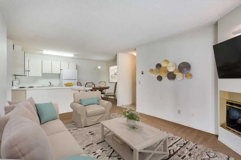 1211 Edenwold Heights NW Calgary AB T3A 3Y5